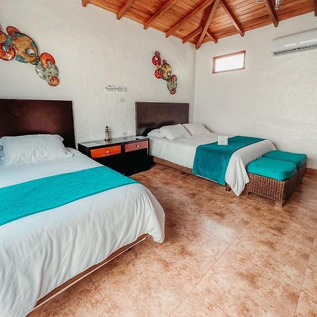 Isamar Hotel Puerto Villamil Zewnętrze zdjęcie